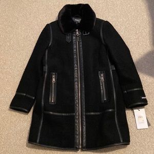 DKNY wool coat w faux trim and removable fur collar and 2 zip pockets . NWT